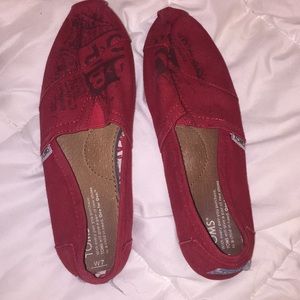 Toms